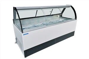 Frigorifero con display per alimenti a raffreddamento diretto in vetro curvo